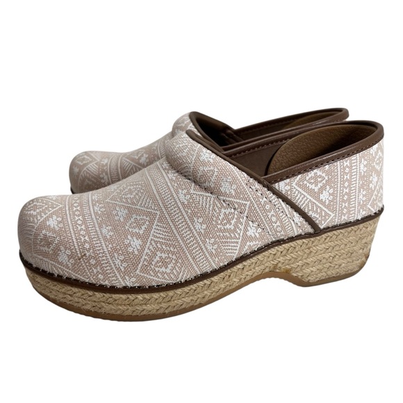 Dansko Jute Pro Canvas Clogs Tan Cream Ikat Print - Picture 1 of 13